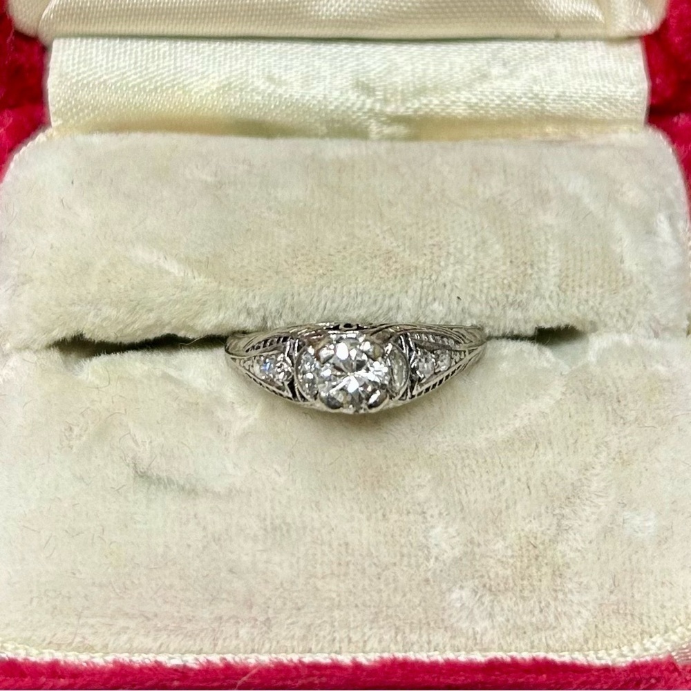Intricate Diamond Ring 3.4g Platinum